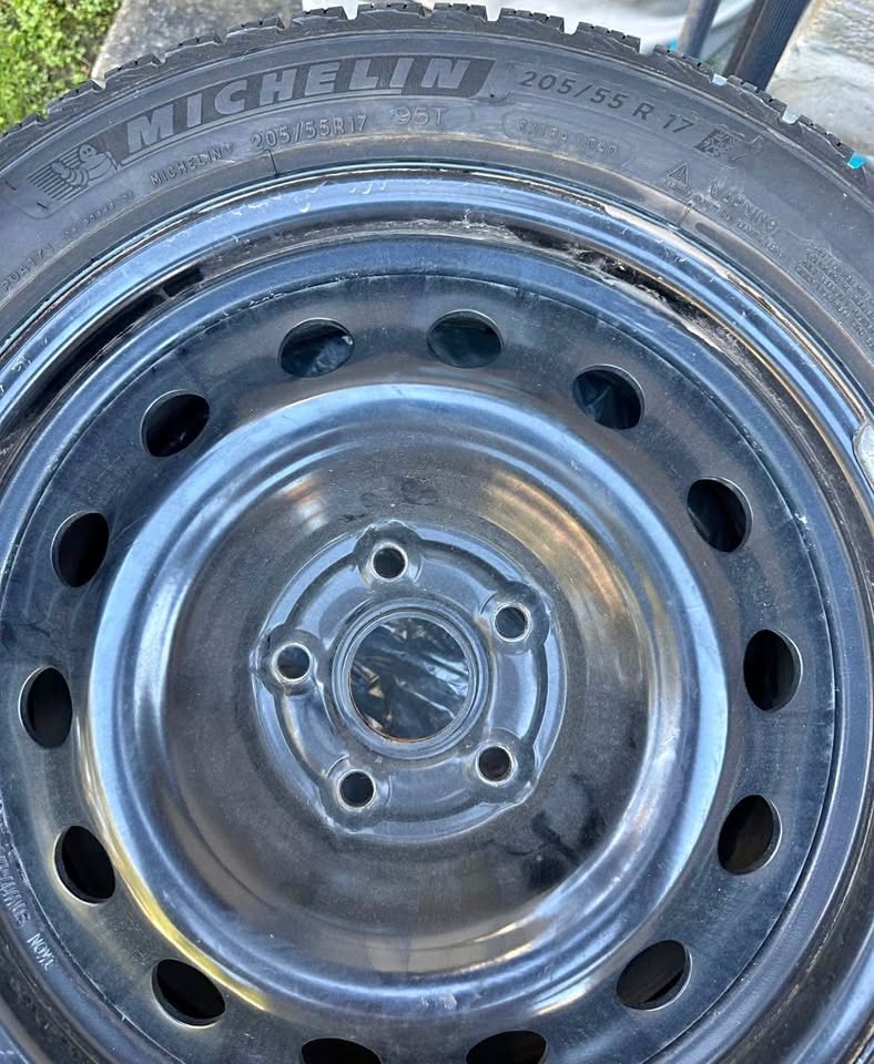 Michelin Winter Tires (4 tires) 205/55 R 17 With Rims
