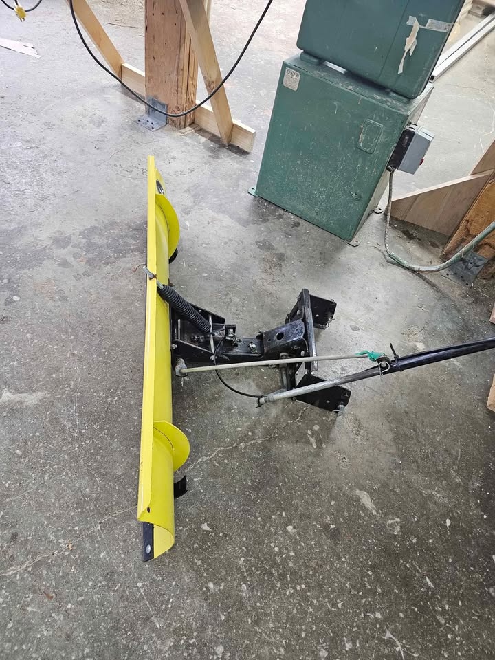 John deere snow plow attachment - photo 4