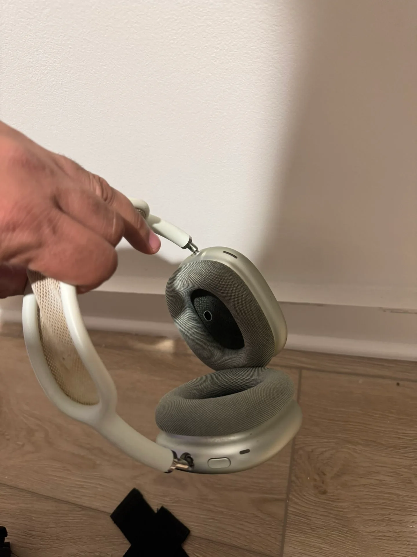 Apple AirPods Max image indicator(3)