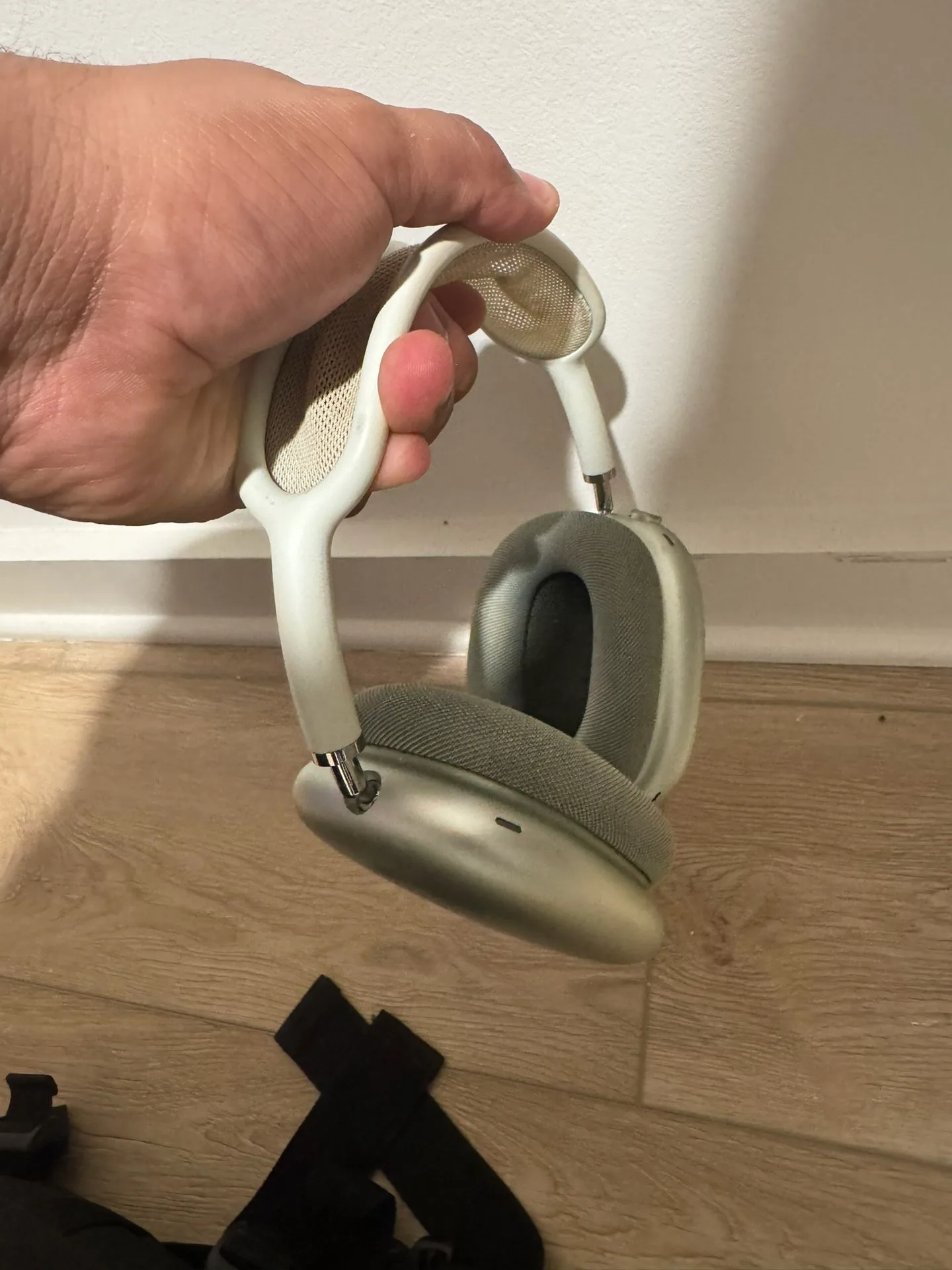 Apple AirPods Max image indicator(4)