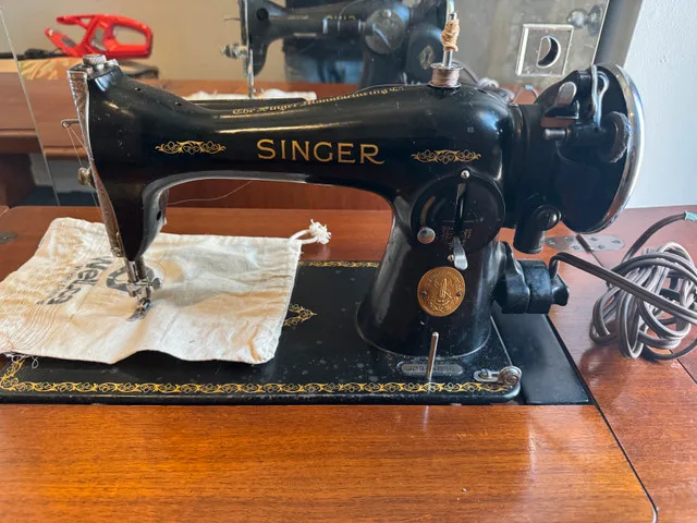 Antique Singer Sewing Machine with table