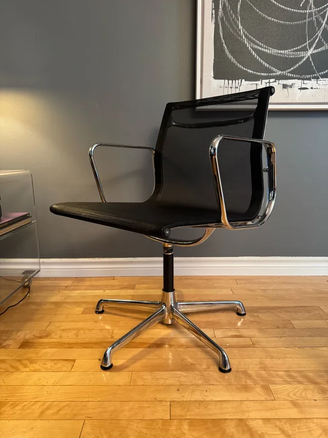 MCM ICF Eames EA108 Executive Swivel Chair image indicator(3)