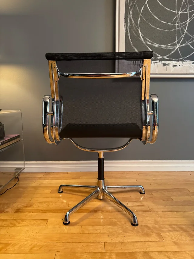 MCM ICF Eames EA108 Executive Swivel Chair image indicator(6)