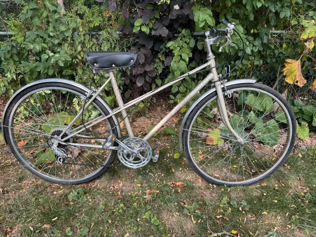 Vintage ladies 5 speed cruiser commuter bike - 5’-5’6” -