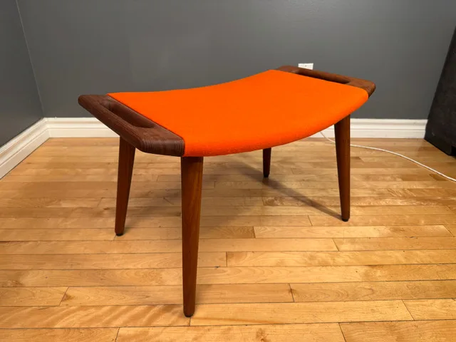 Classic Hans Wagner Teak Papa Bear Footstool model AP29 image indicator(4)