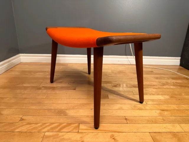 Classic Hans Wagner Teak Papa Bear Footstool model AP29 image indicator(6)