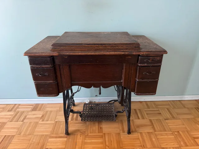 Antique Raymond Sewing Machine image indicator(2)