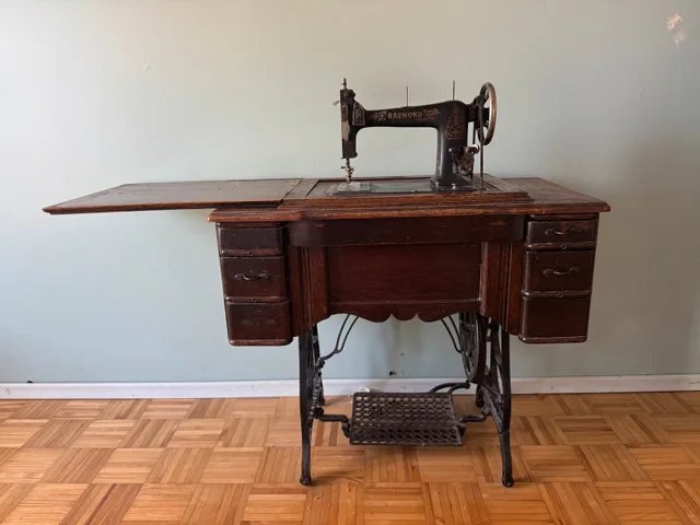 Antique Raymond Sewing Machine image indicator(3)