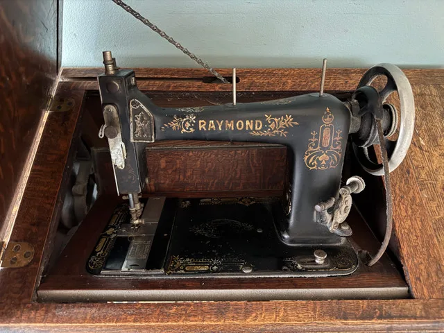Antique Raymond Sewing Machine image indicator(8)