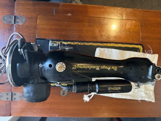 Antique Singer Sewing Machine image indicator(3)