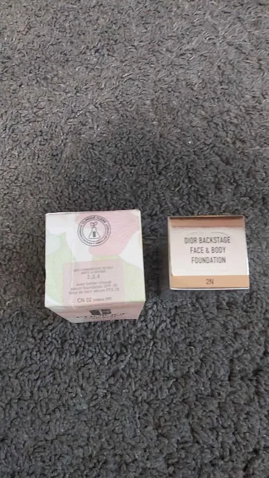 New Foundations Dior / Clinique image indicator(2)