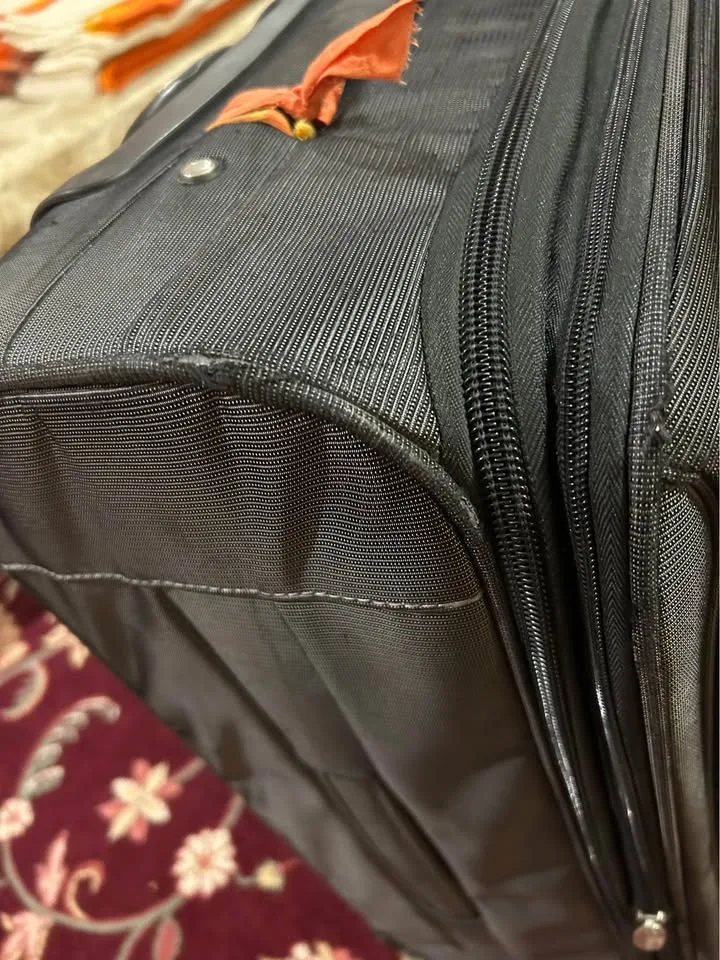 🧳 26.5″ Medium Travelpro Rollaboard - Grey - $20 image indicator(5)