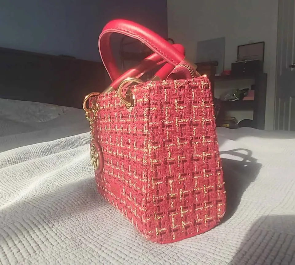 Red Purse / Red Bag image indicator(2)