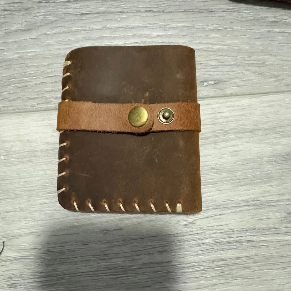 Handmade Leather Small Wallet image indicator(3)