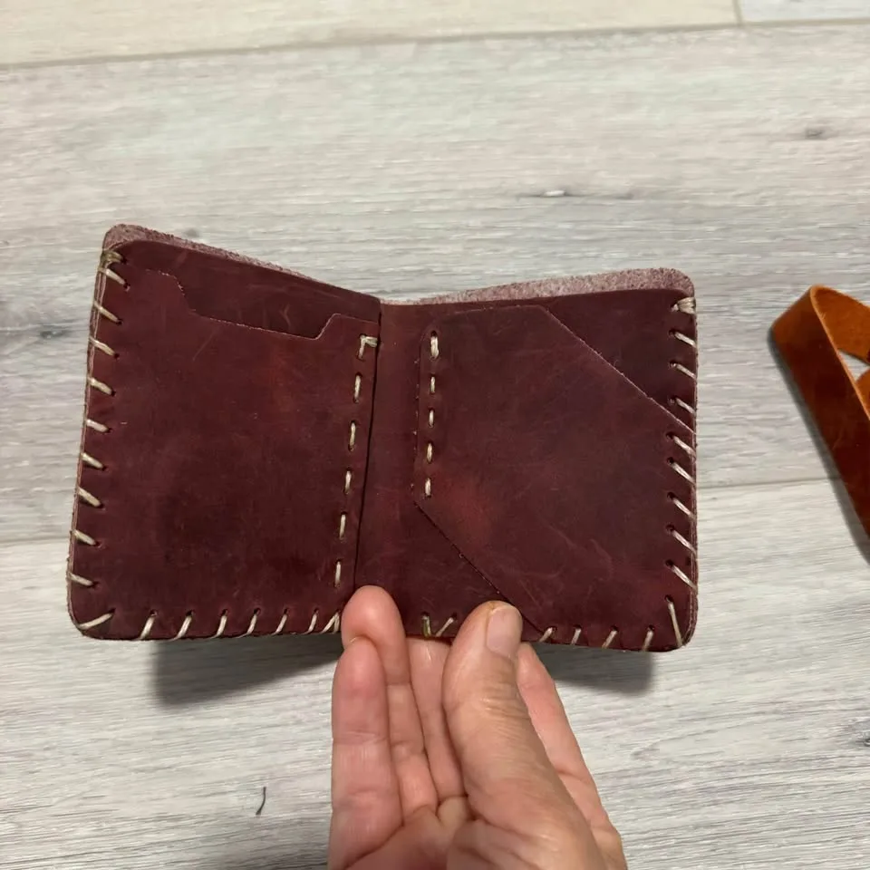 Handmade Leather Small Wallet image indicator(6)