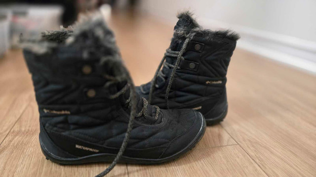 Columbia women SnowBoots - Size 6.5 - photo 2