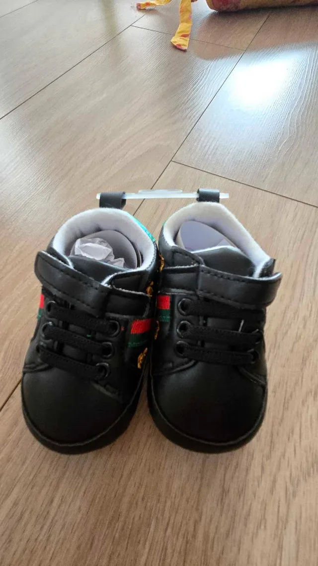 Baby Shoes image indicator(2)