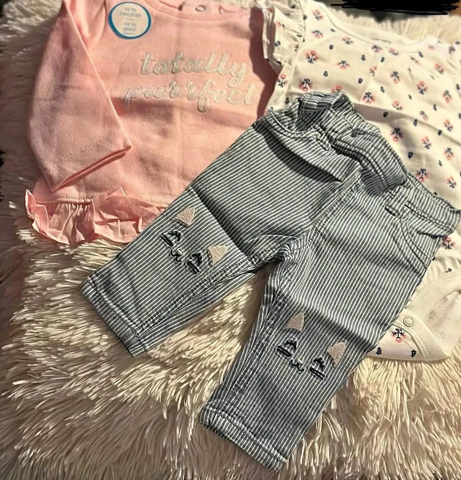 GIRLS PANTS SUIT (3PC) SIZE:3 MONTHS PRICE:$35 thumbnail