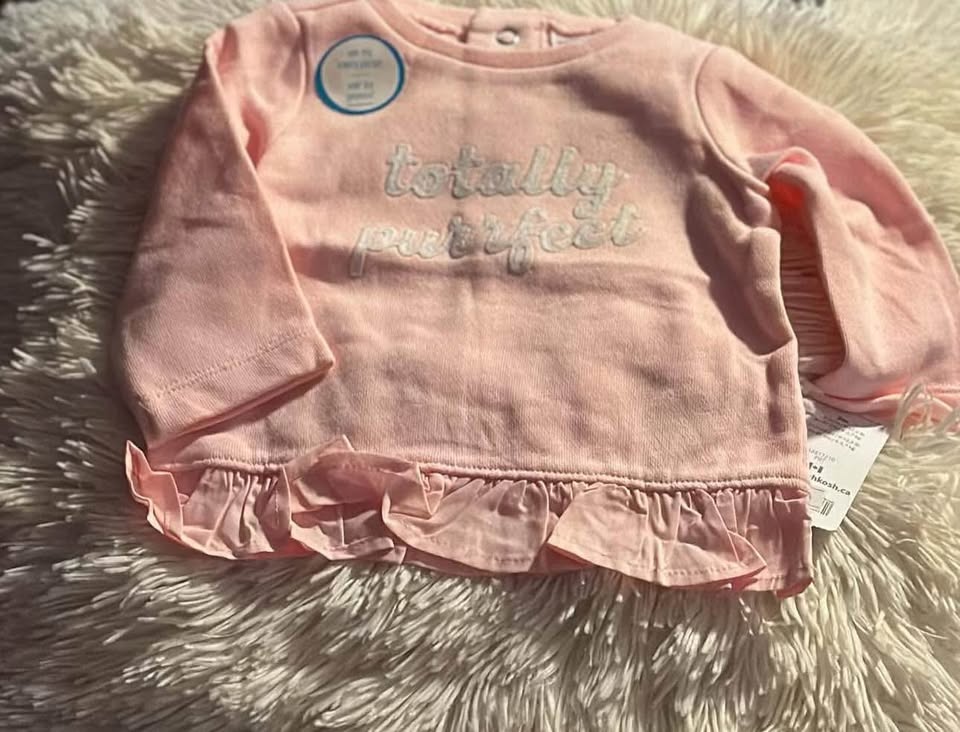 GIRLS PANTS SUIT (3PC) SIZE:3 MONTHS PRICE:$35 - photo 2