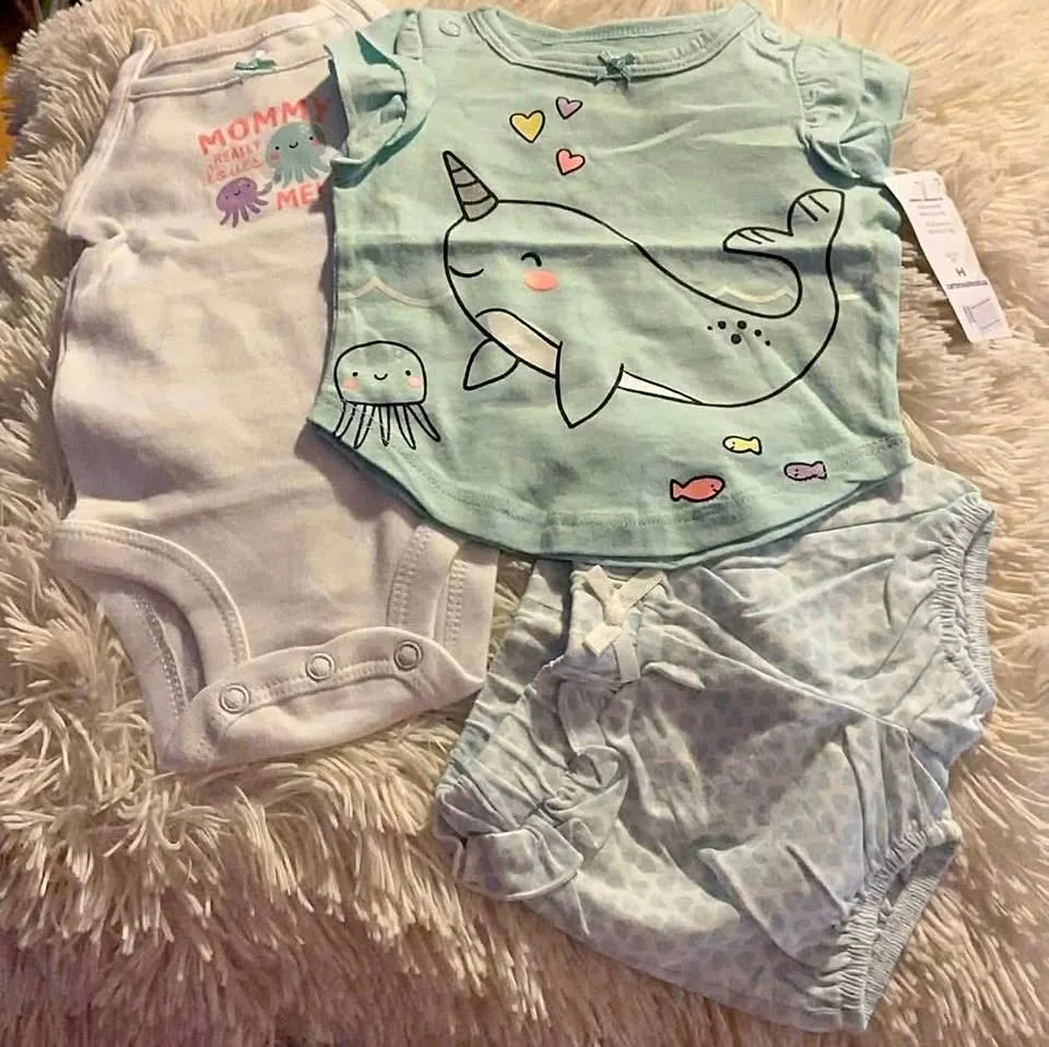 GIRLS SHORTS SUIT (2PC) SIZE: NB PRICE:$25 thumbnail
