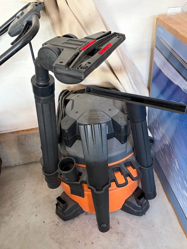 Vacuum and blower - photo 3