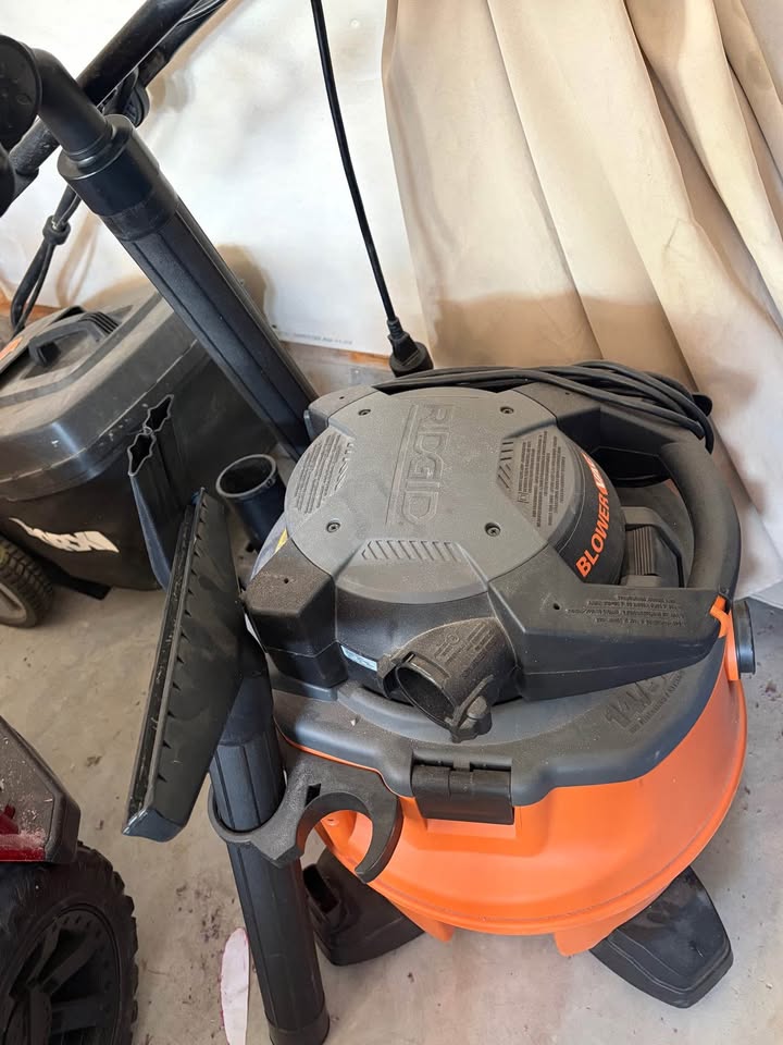 Vacuum and blower - photo 5