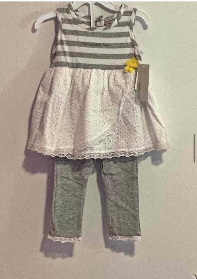 GIRLS 2PC LEGGINGS SUIT SIZE:24 MONTHS PRICE :$55 BRAND: CALVIN