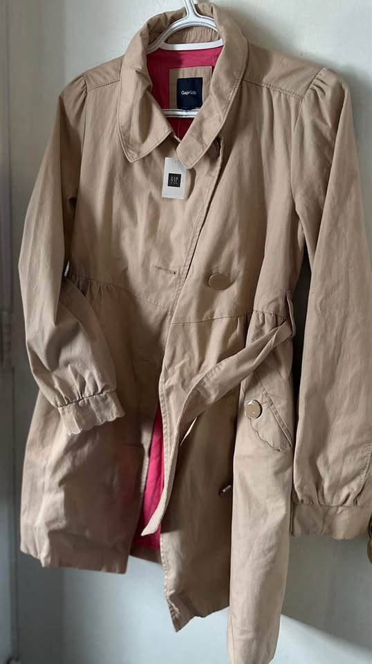 GIRLS TRENCH COAT SIZE:XXL BRAND:GAP PRICE:$60 - photo 2