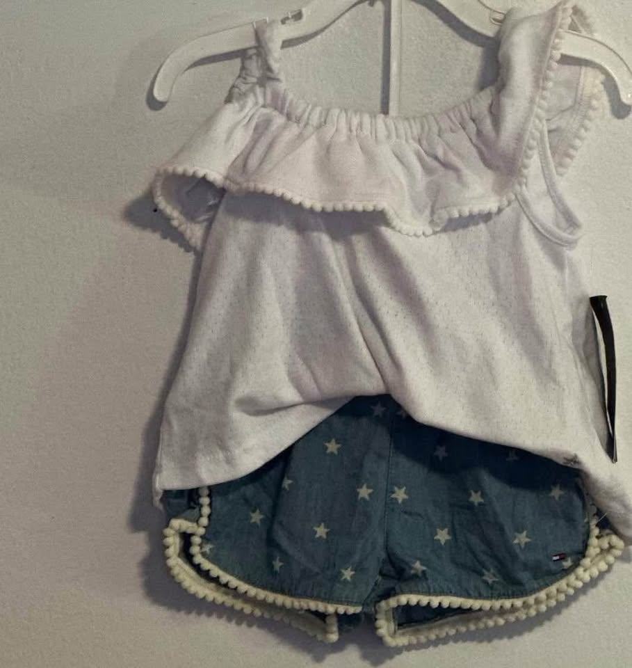 GIRLS SHORTS SUIT (2PC) SIZE:24 MONTHS PRICE:$50 BRAND: TOMMY HI - photo 2