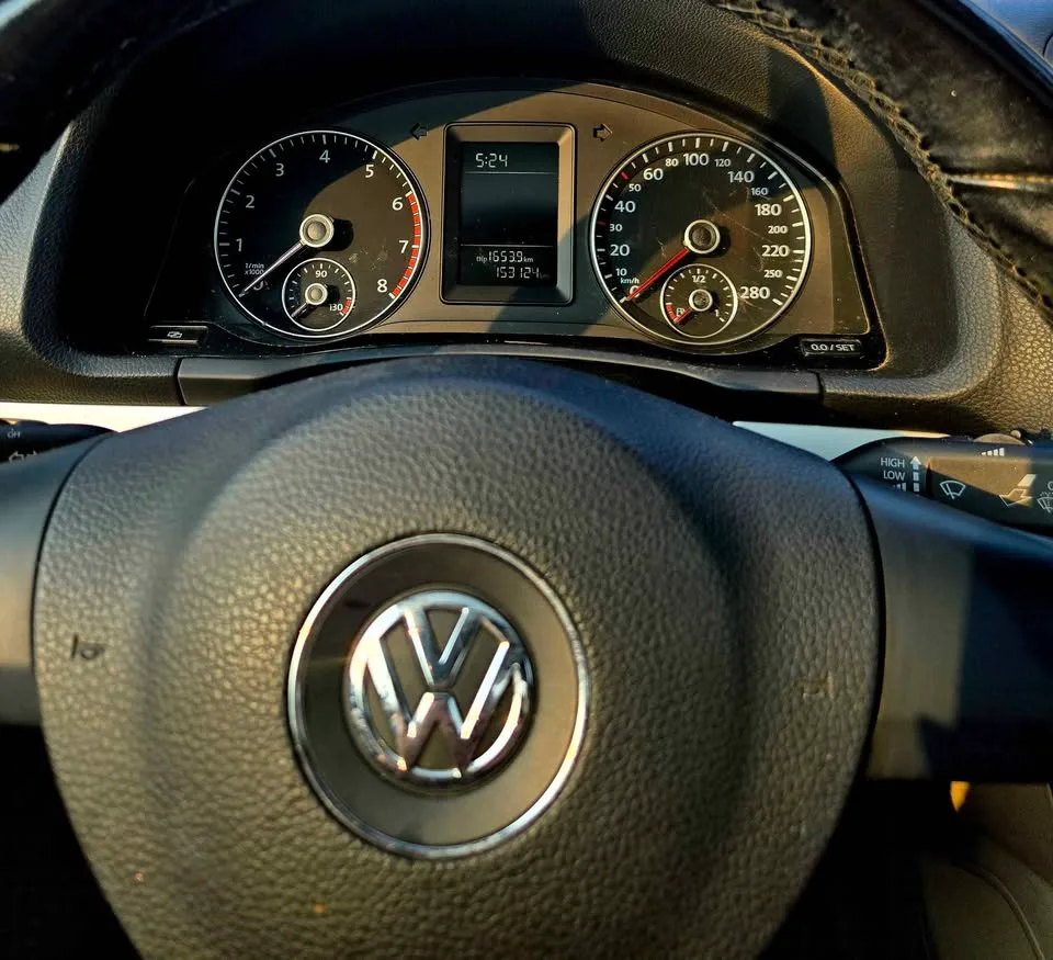 2012 Volkswagen Eos image indicator(4)