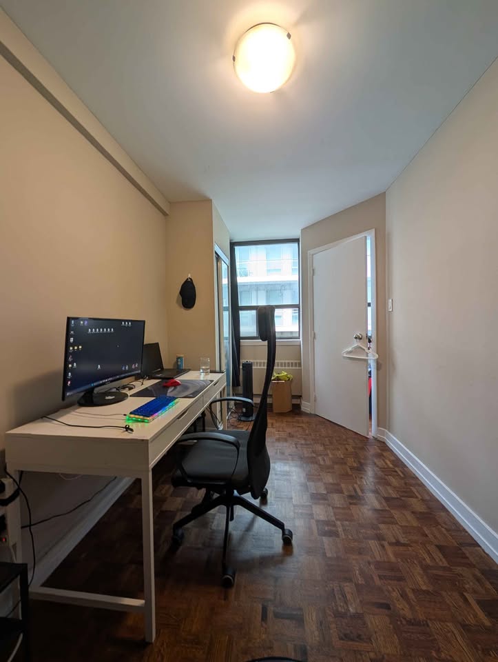 Private room for rent - photo 3