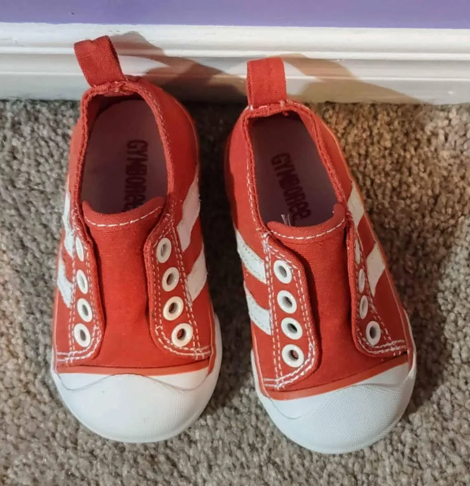 Gymboree Coral Sneakers size 5c BNWOT image indicator(4)