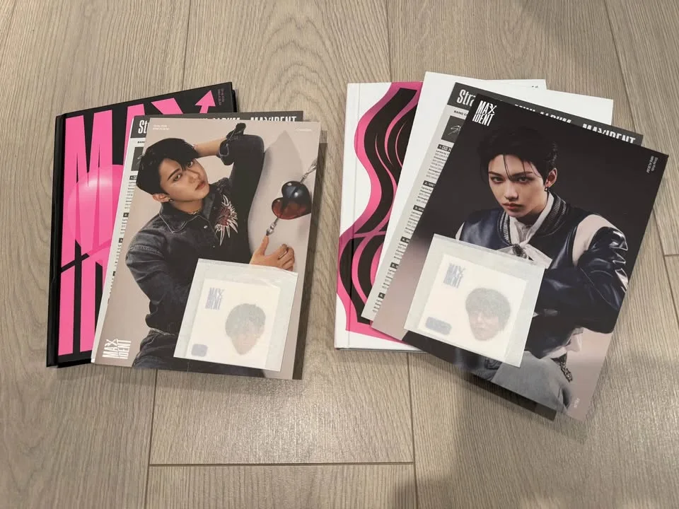 Stray Kids MAXIDENT albums + photocards image indicator(2)
