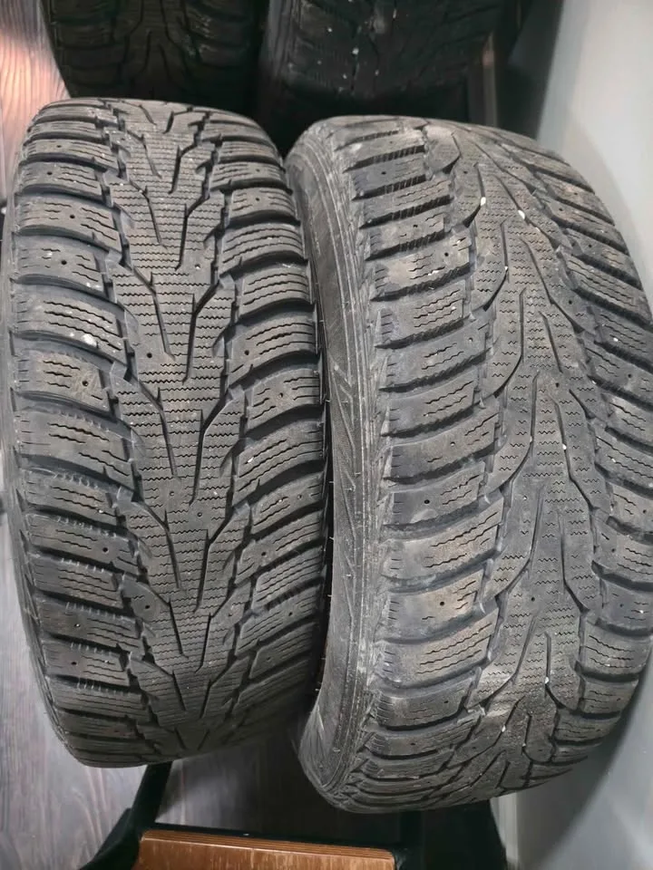 2013 Sentra tire 205/55/R16 winter with rims image indicator(5)