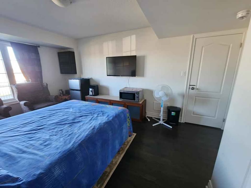 Private room for rent - photo 2
