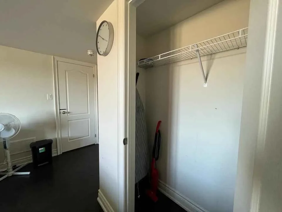 Private room for rent image indicator(8)