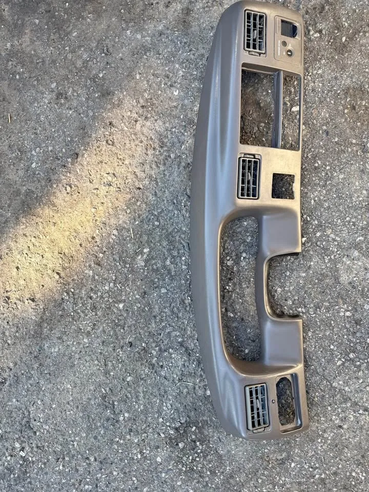 99-06 Ford f350 dash thumbnail