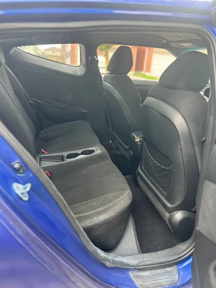 2012 Hyundai Veloster image indicator(5)