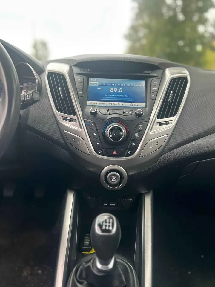 2012 Hyundai Veloster image indicator(6)