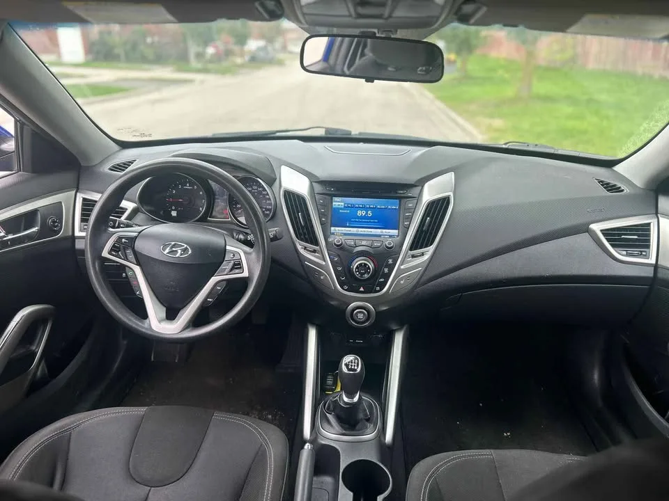 2012 Hyundai Veloster image indicator(8)