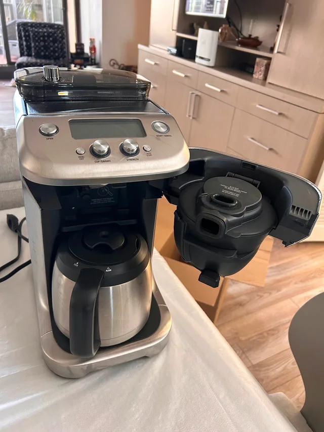Breville Coffee Maker w/ Grinder BDC650 image indicator(2)