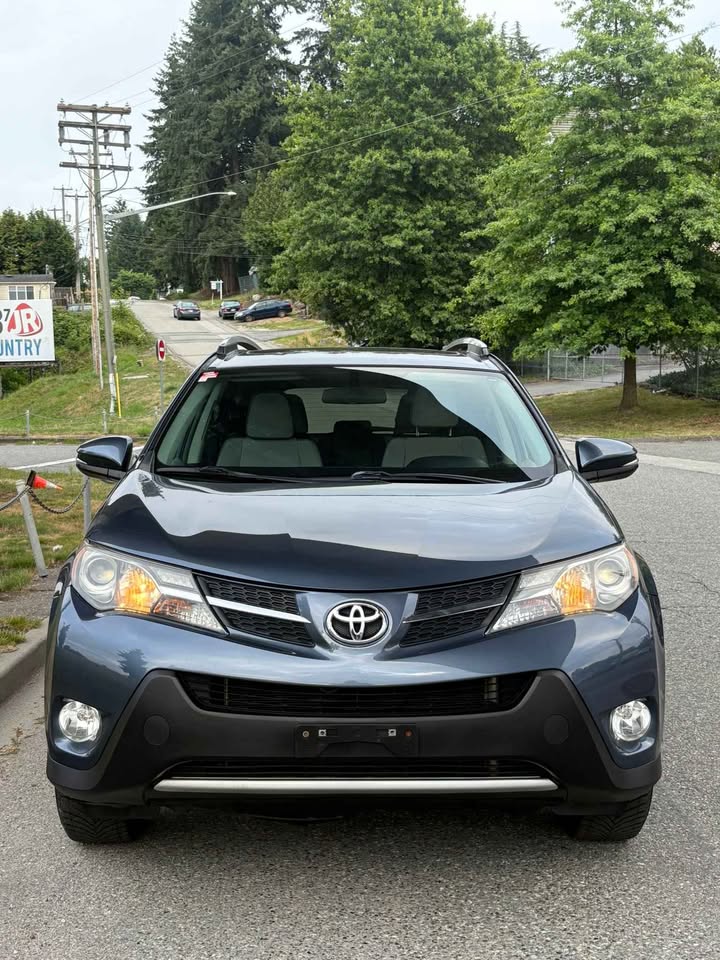 2013 Toyota RAV4 - photo 4