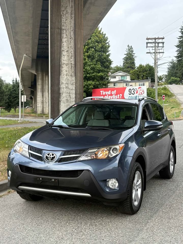 2013 Toyota RAV4 - photo 5