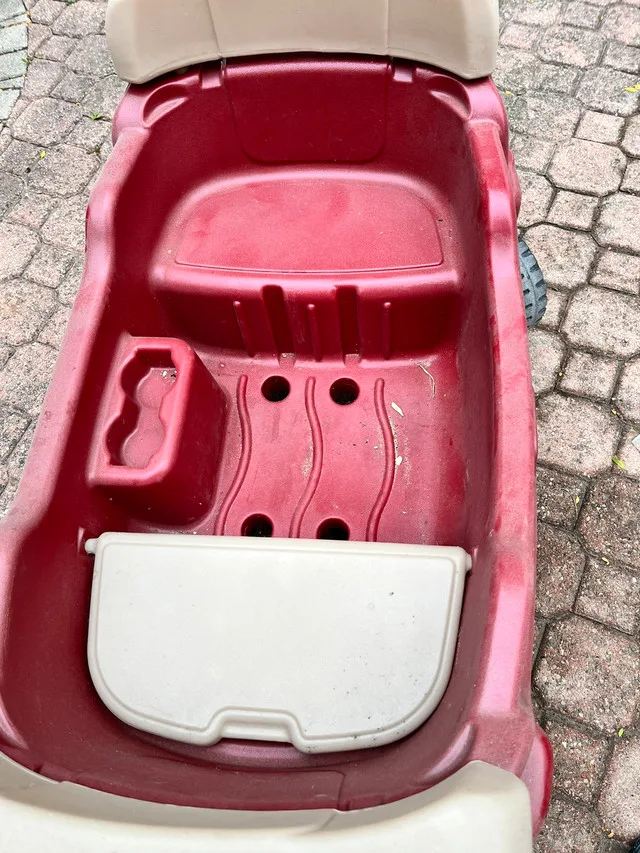 Little Tikes 2 seater Step 2 wagon - $50 image indicator(3)