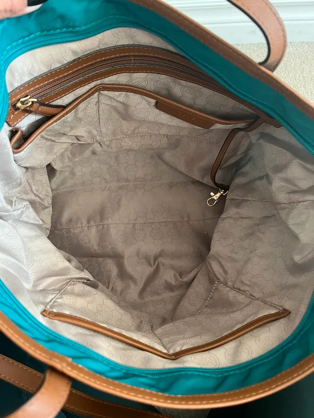 Used authentic Michael Kors tote bag -$50 image indicator(4)