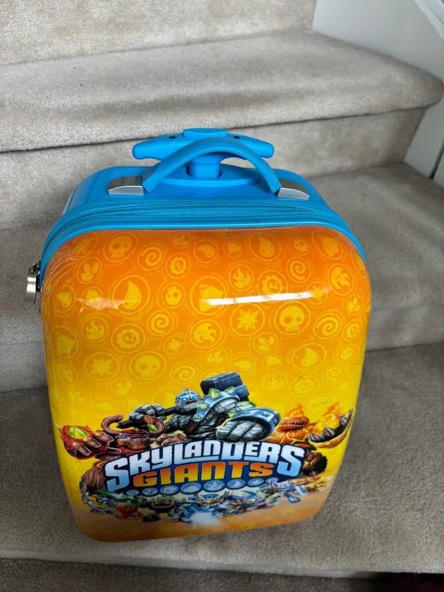 Gently used kids Skylanders luggage carry on image indicator(2)