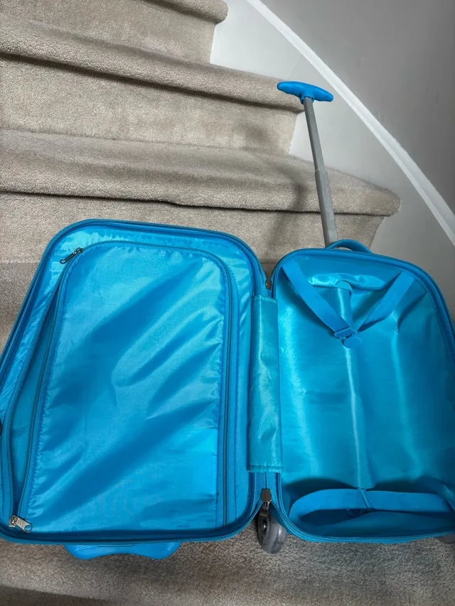 Gently used kids Skylanders luggage carry on image indicator(4)