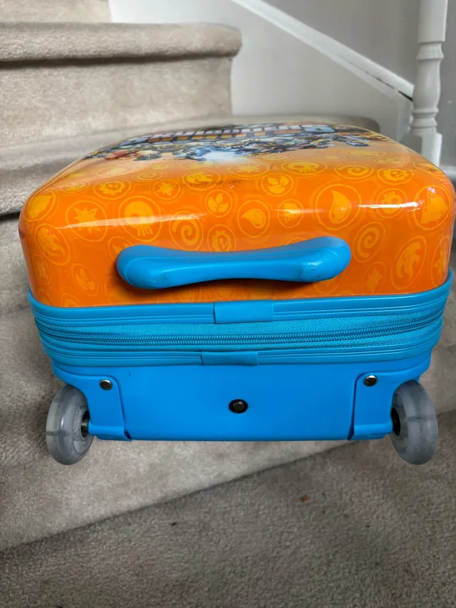 Gently used kids Skylanders luggage carry on image indicator(5)