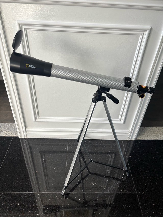 new in box National Geographic Deluxe Adventure Set -$80 - photo 2