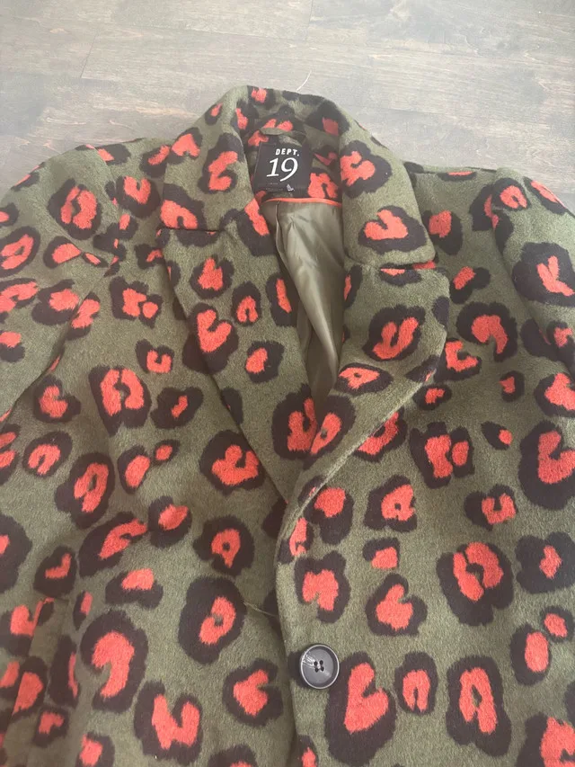 Women’s used wool coat - size 8 $40 image indicator(2)